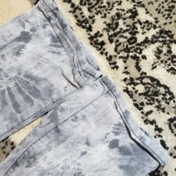 3/$20 a.n.a| Skinny Jeans Size 8/ 29 Silver/Gray - Picture 6 of 7